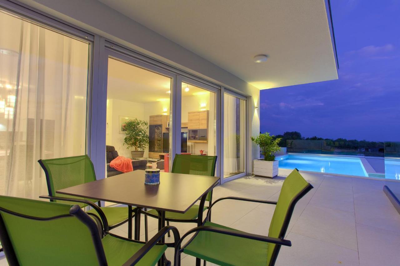 Villa Helines***** Linardići Exteriör bild